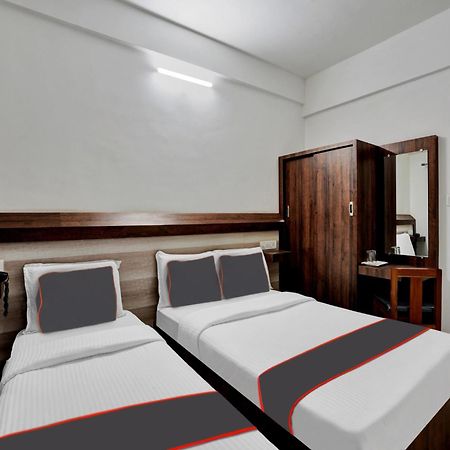 B Six Hotel Bangalore Bagian luar foto