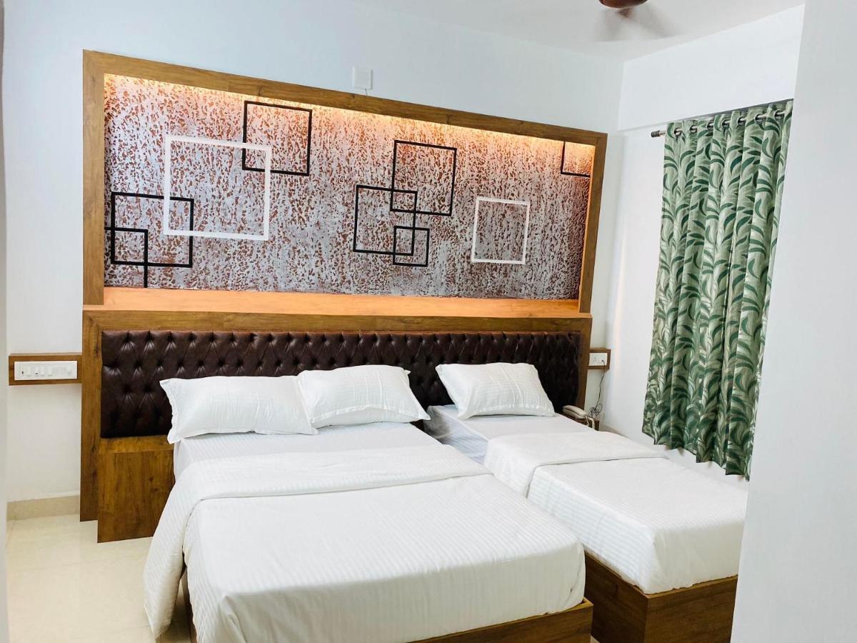 B Six Hotel Bangalore Bagian luar foto