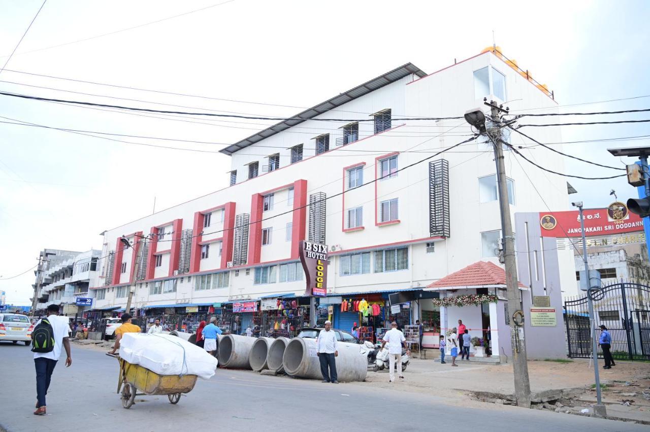 B Six Hotel Bangalore Bagian luar foto