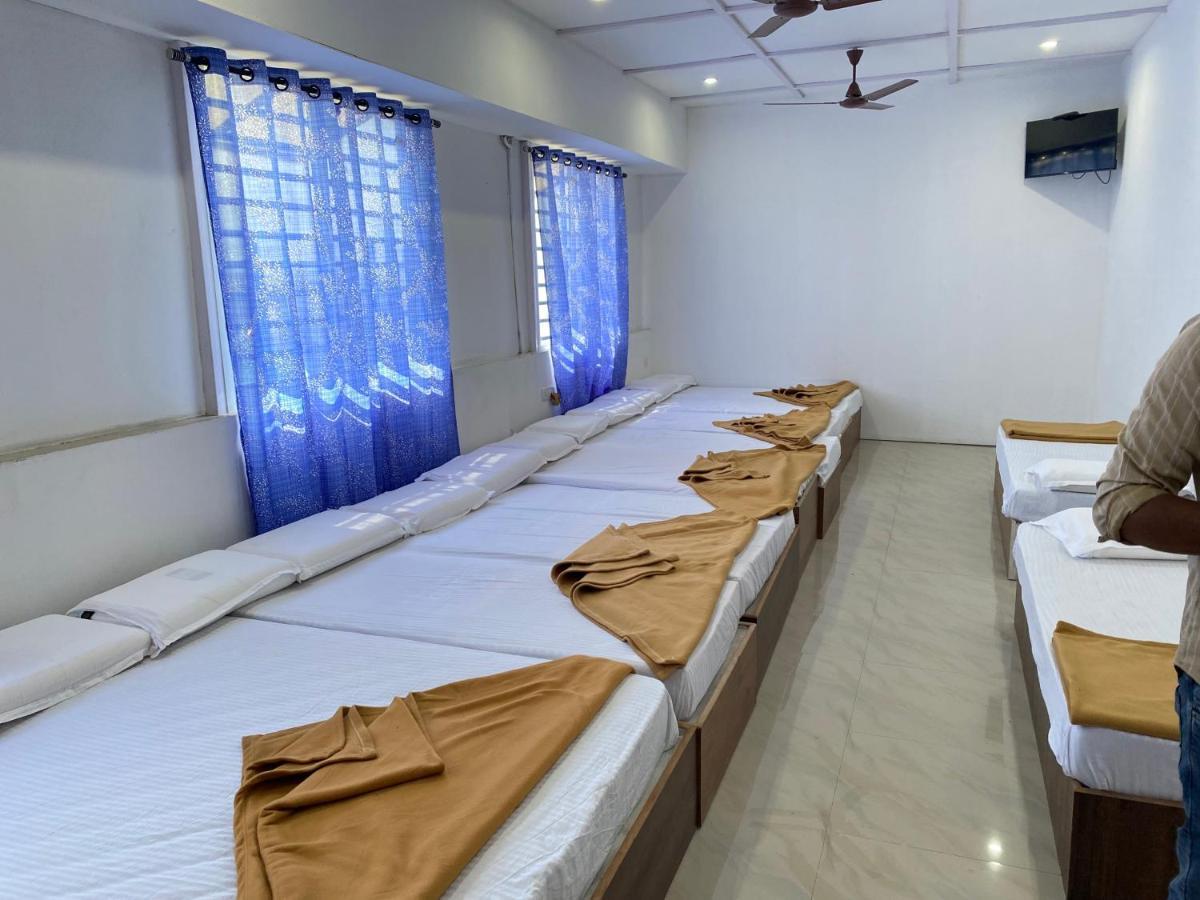 B Six Hotel Bangalore Bagian luar foto