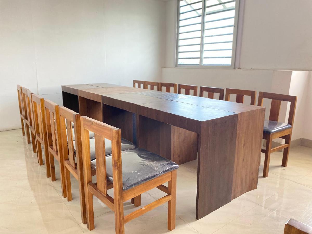 B Six Hotel Bangalore Bagian luar foto
