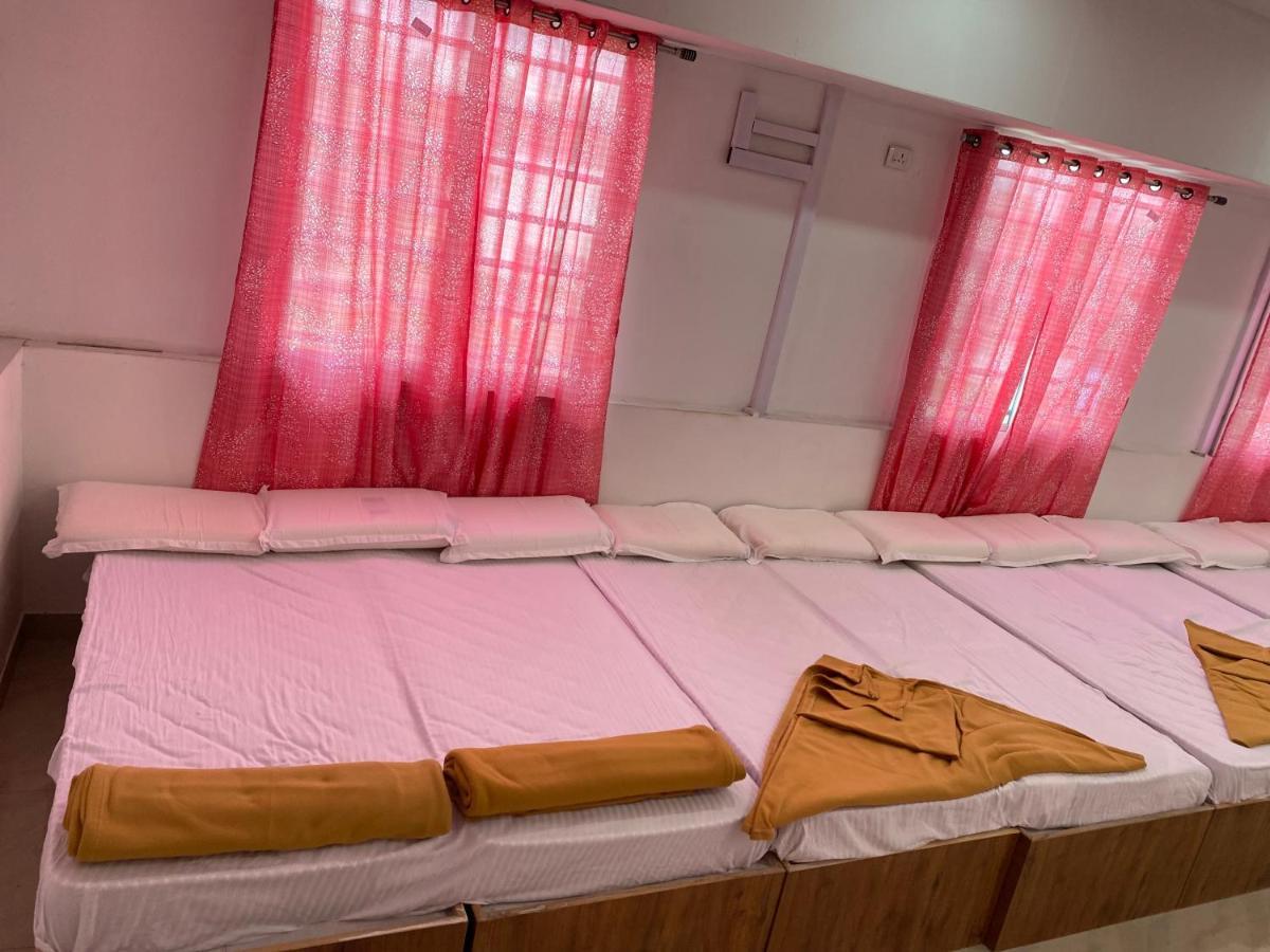B Six Hotel Bangalore Bagian luar foto