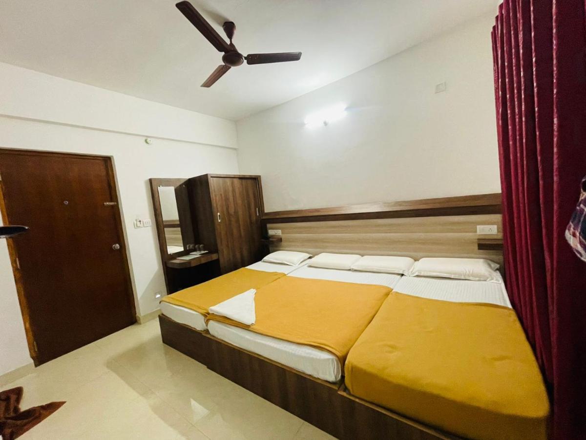 B Six Hotel Bangalore Bagian luar foto