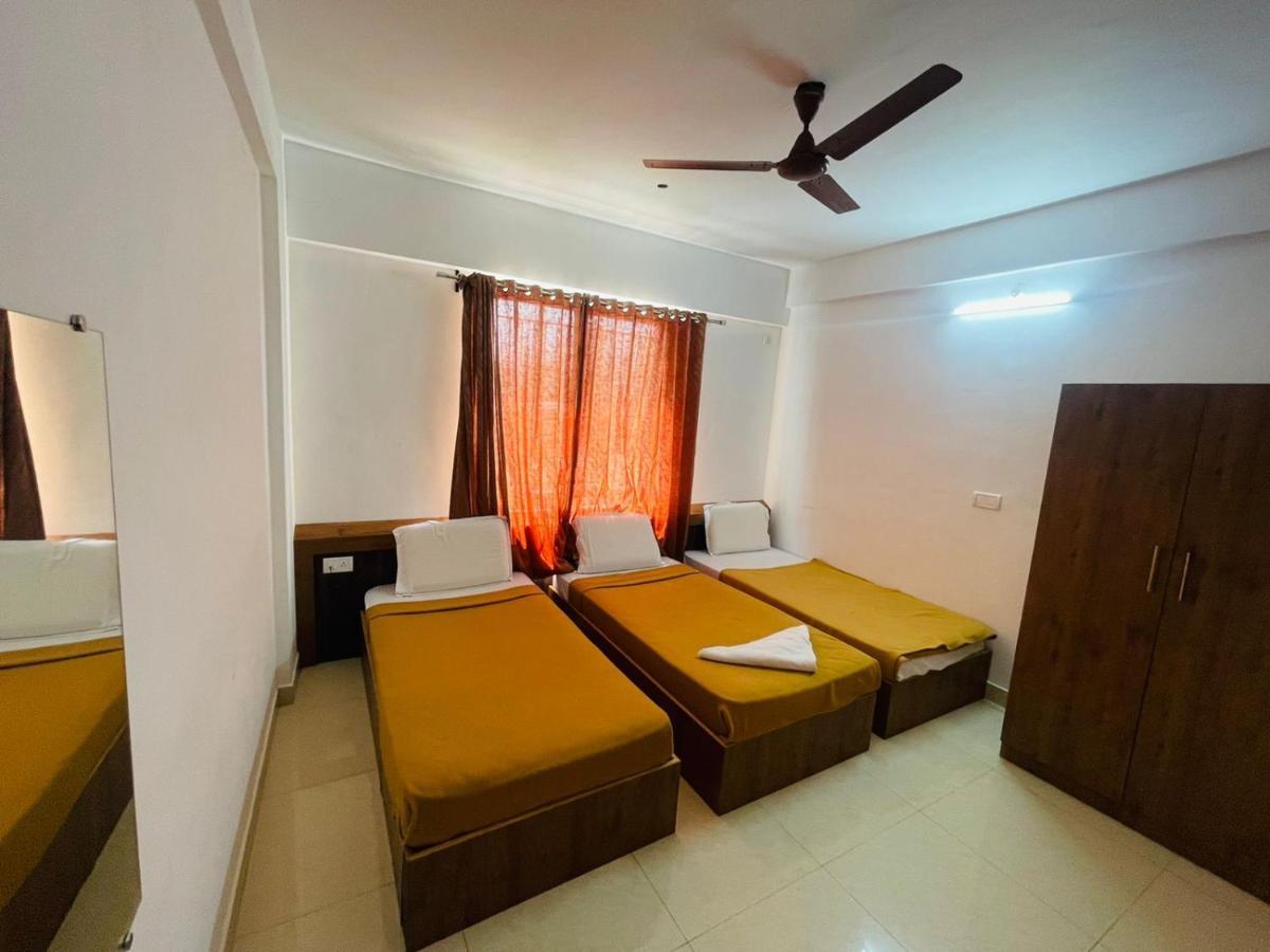 B Six Hotel Bangalore Bagian luar foto