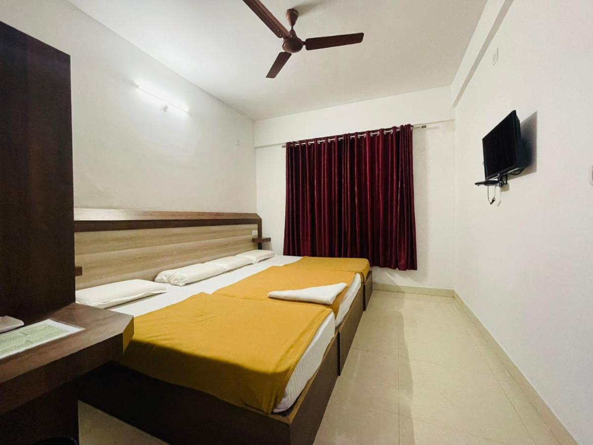 B Six Hotel Bangalore Bagian luar foto