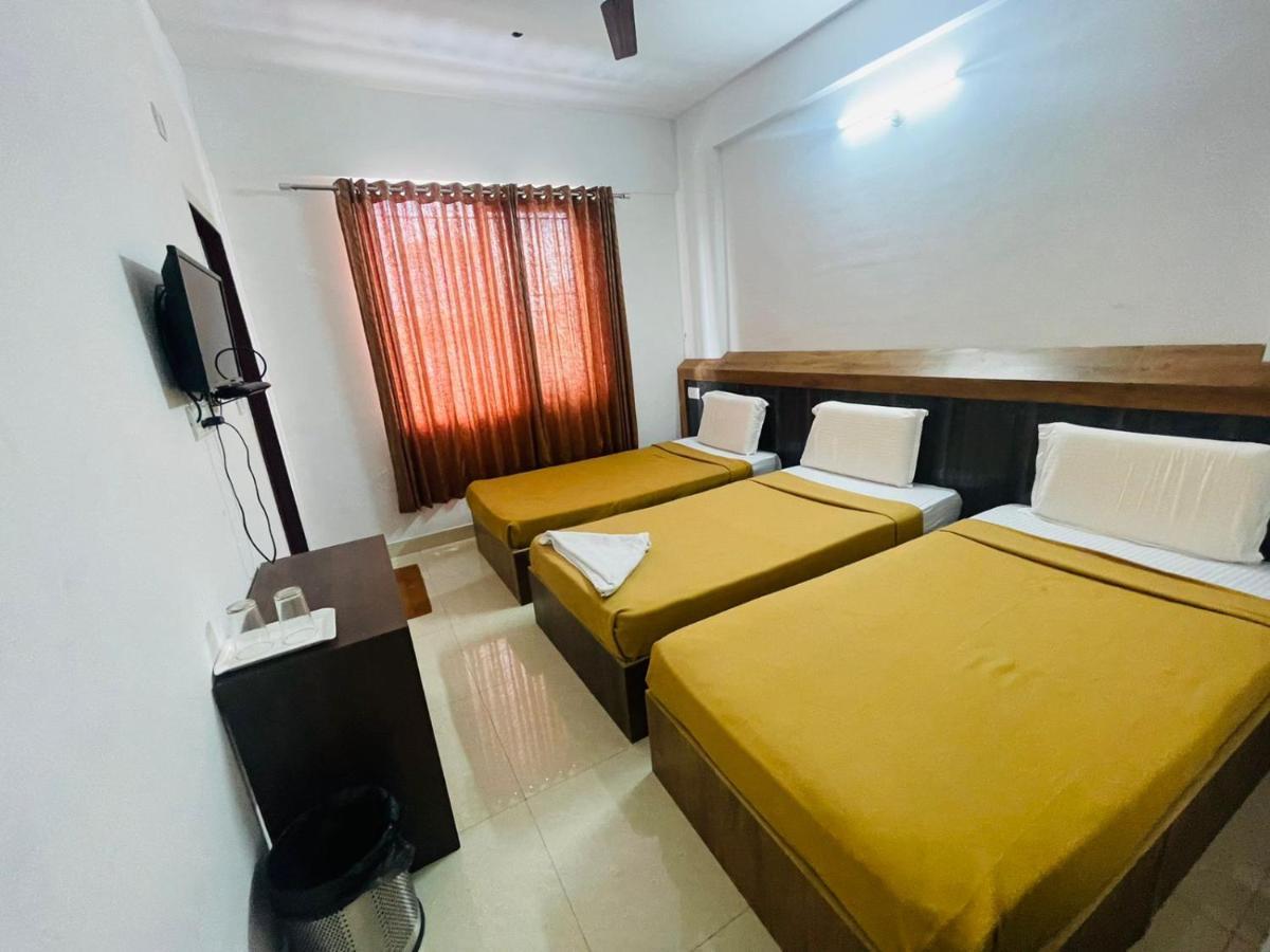 B Six Hotel Bangalore Bagian luar foto