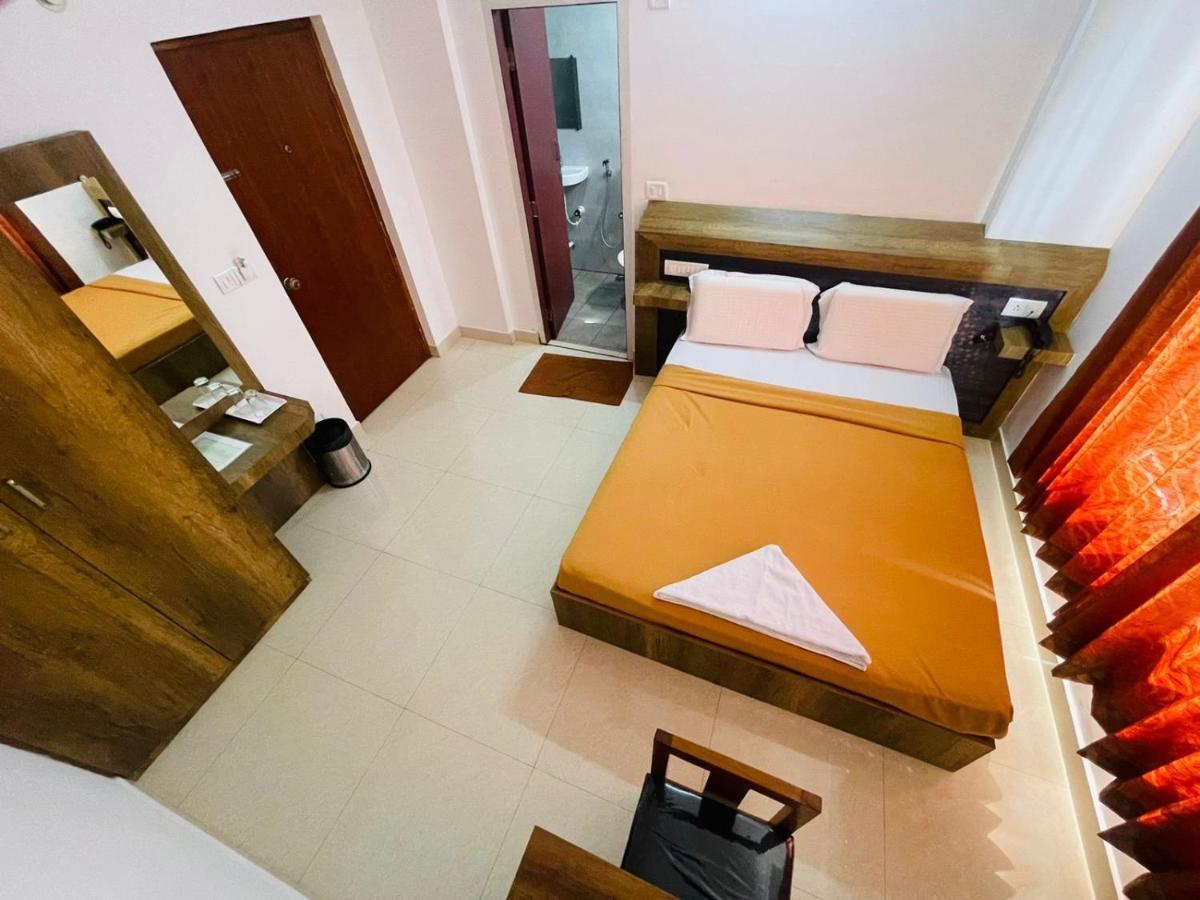 B Six Hotel Bangalore Bagian luar foto