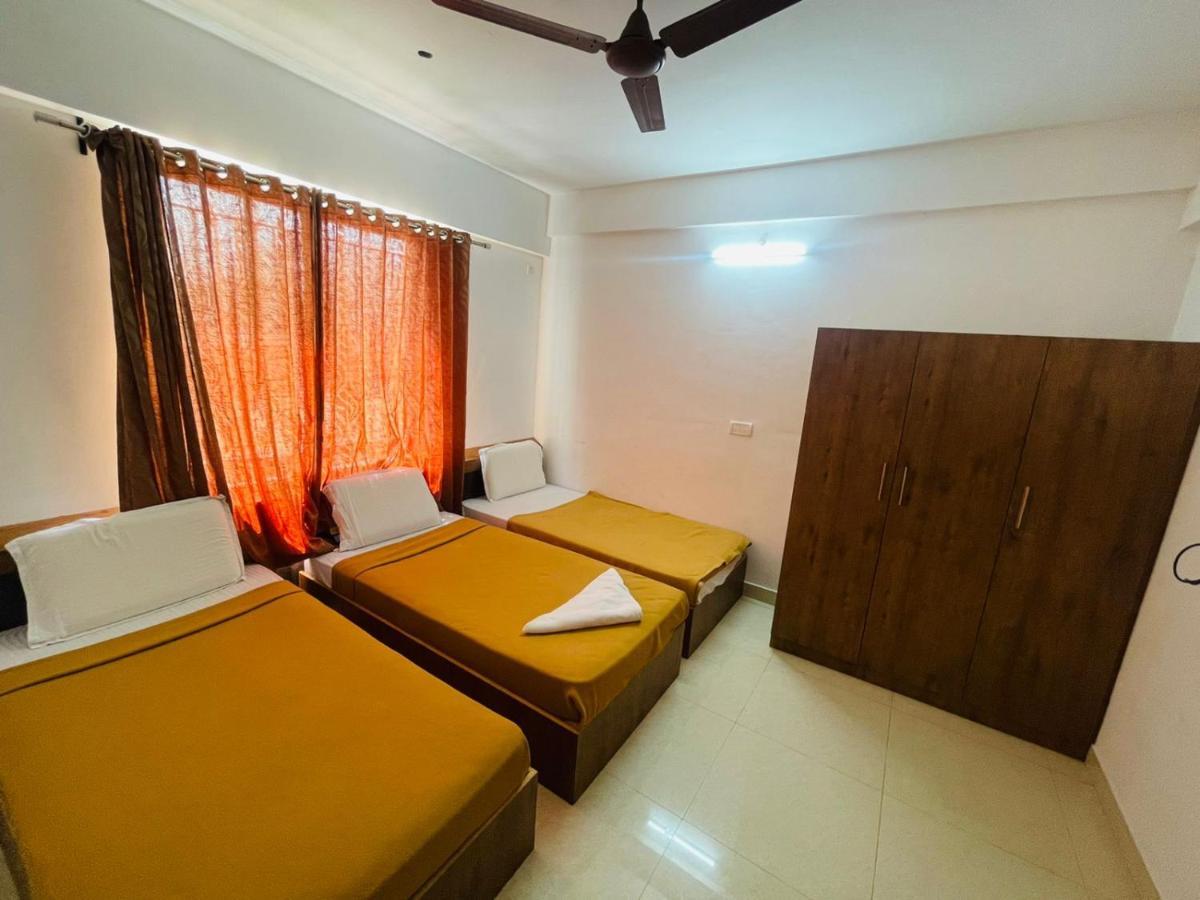 B Six Hotel Bangalore Bagian luar foto