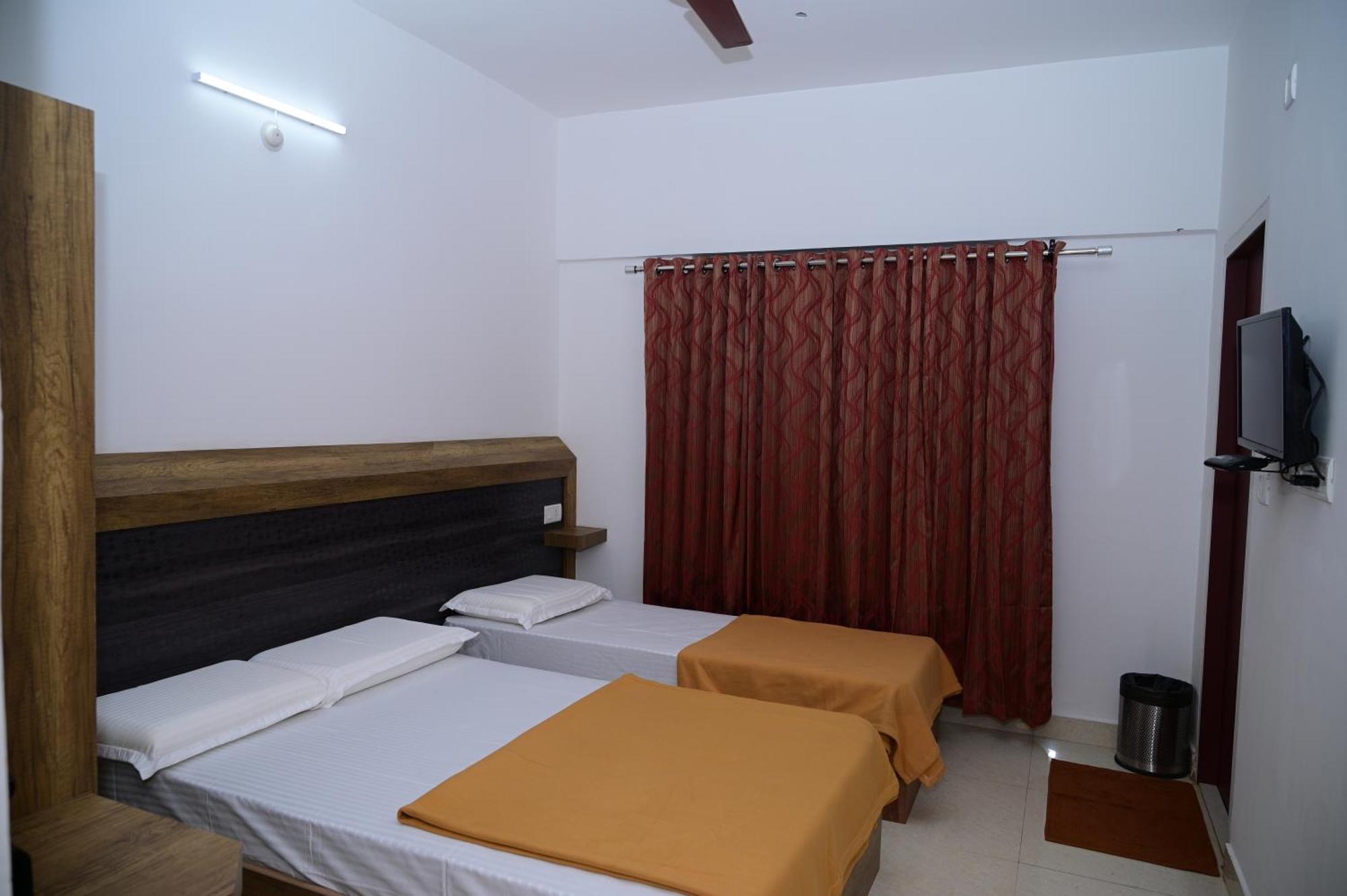 B Six Hotel Bangalore Bagian luar foto