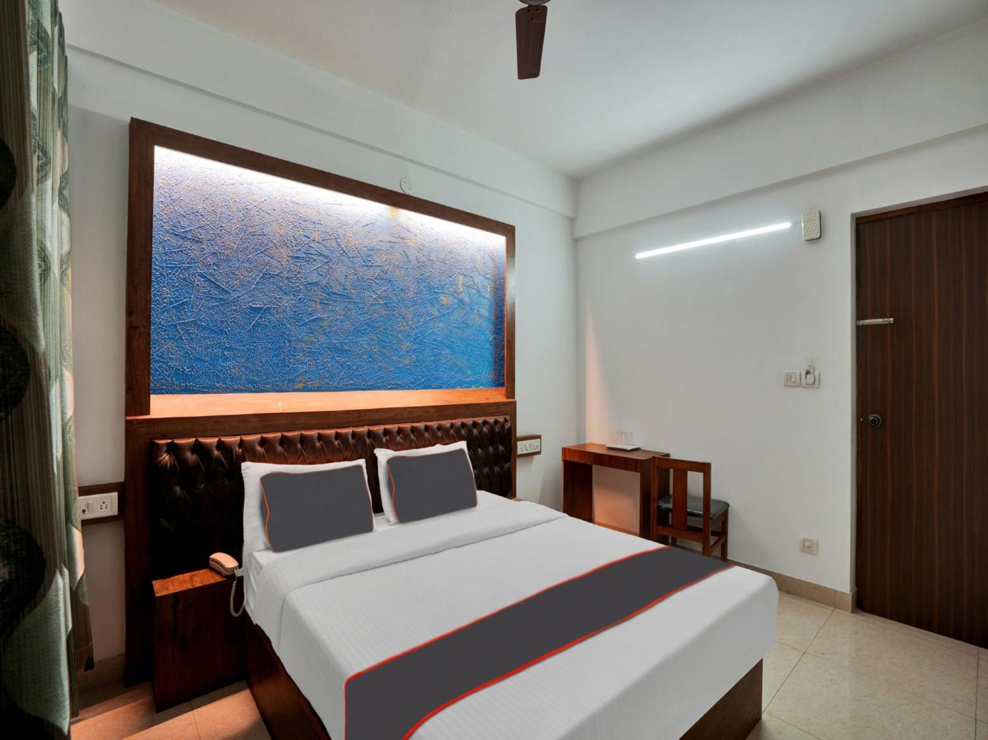 B Six Hotel Bangalore Bagian luar foto