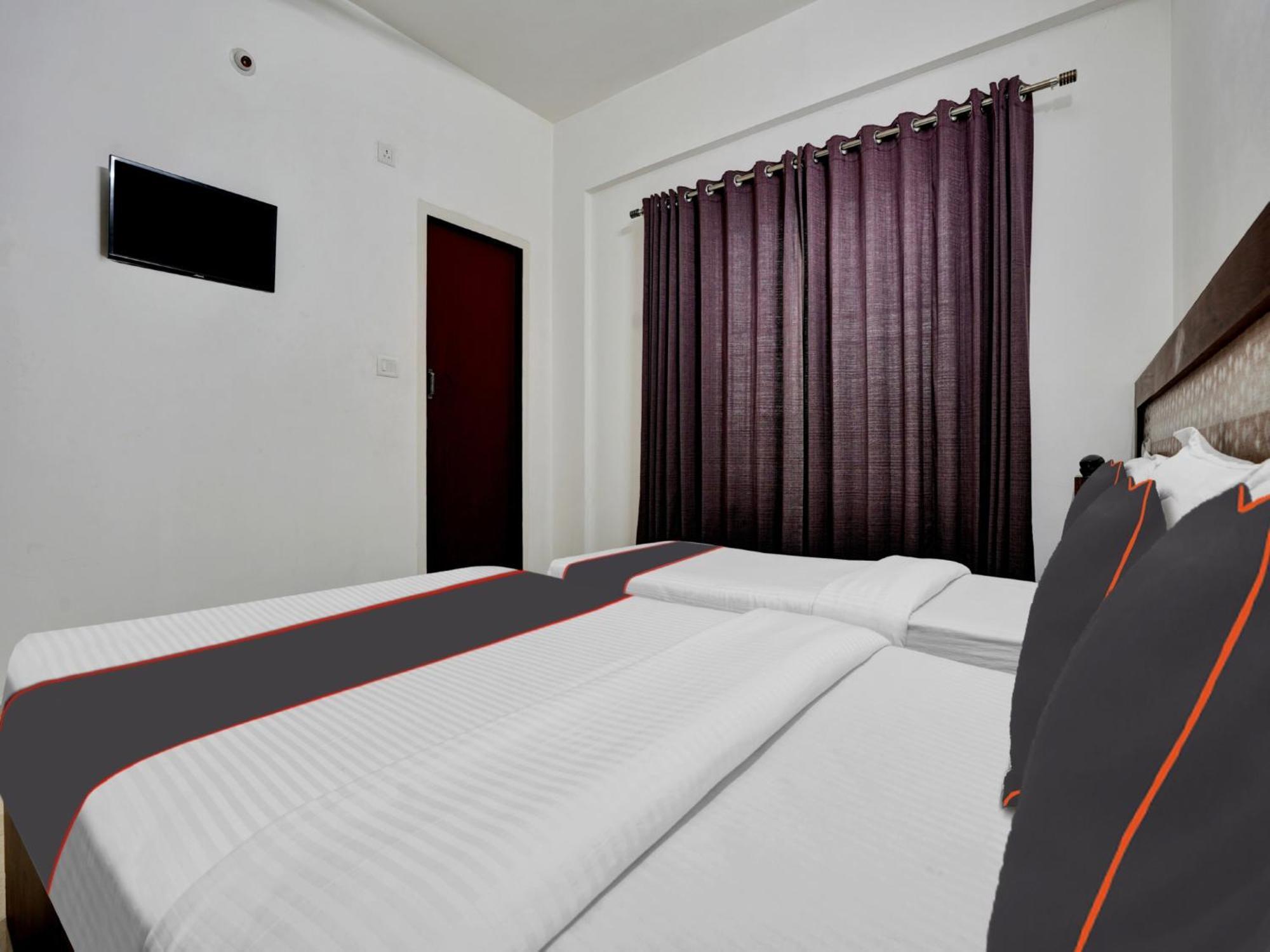 B Six Hotel Bangalore Bagian luar foto