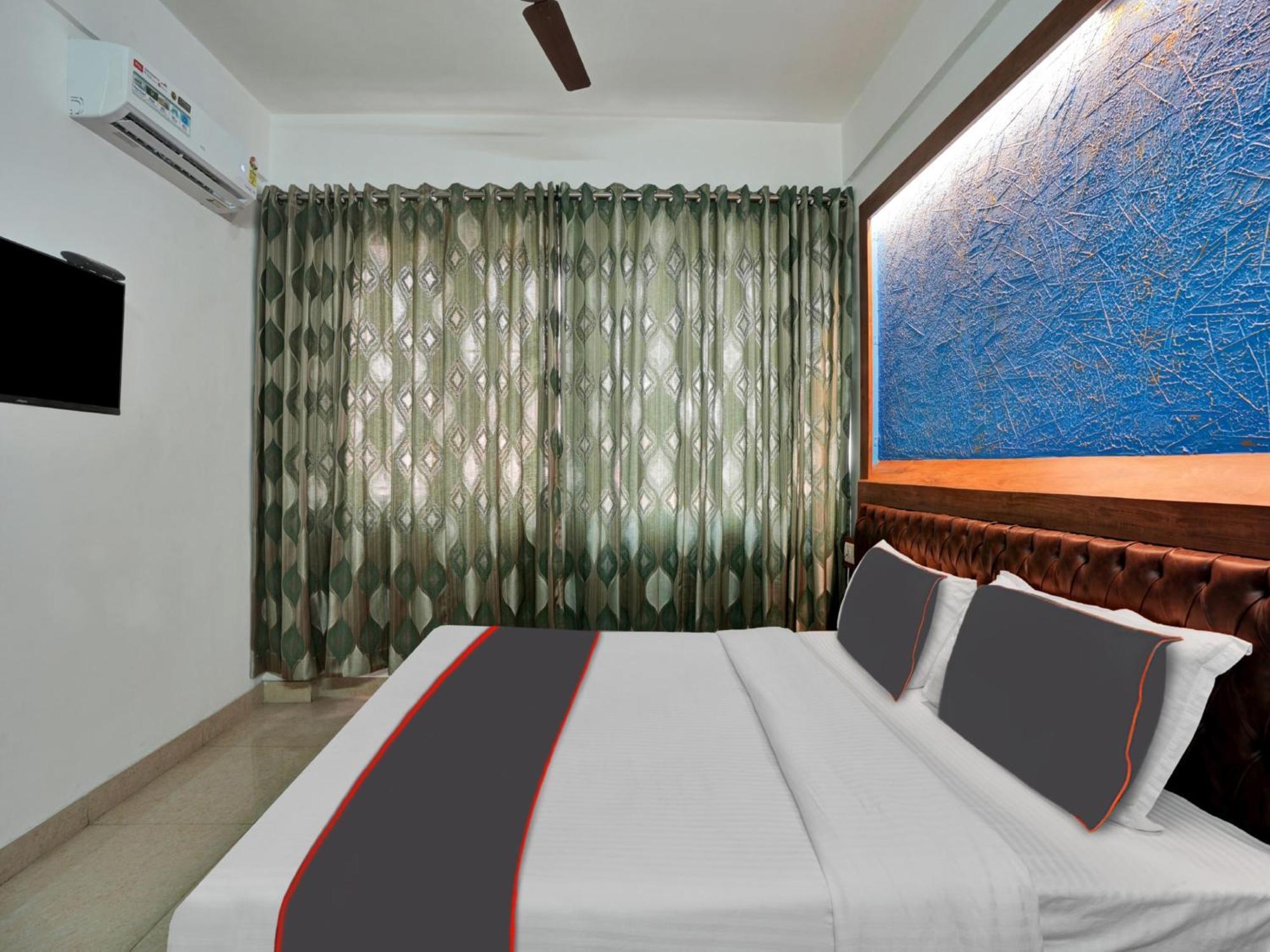 B Six Hotel Bangalore Bagian luar foto