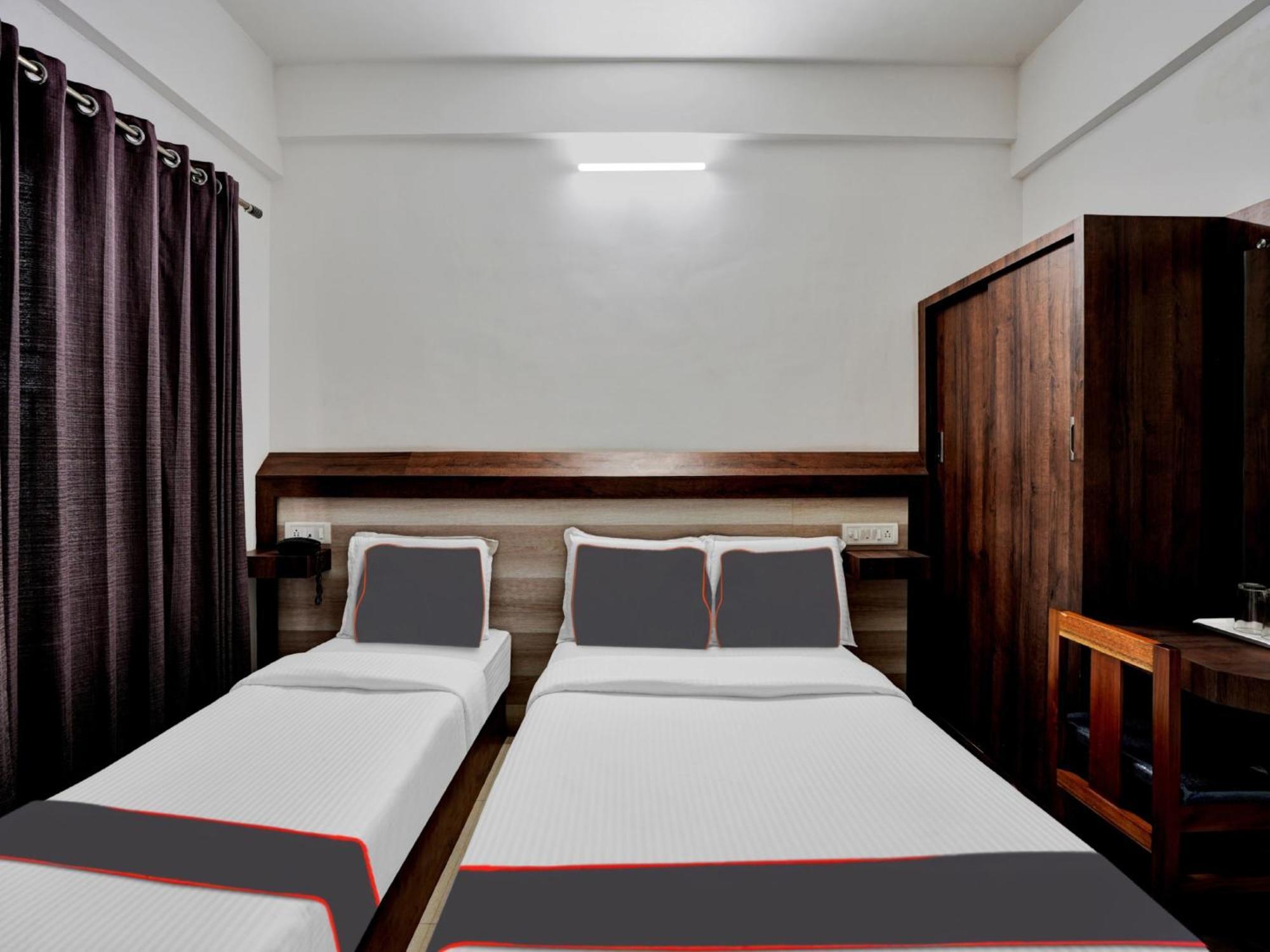 B Six Hotel Bangalore Bagian luar foto