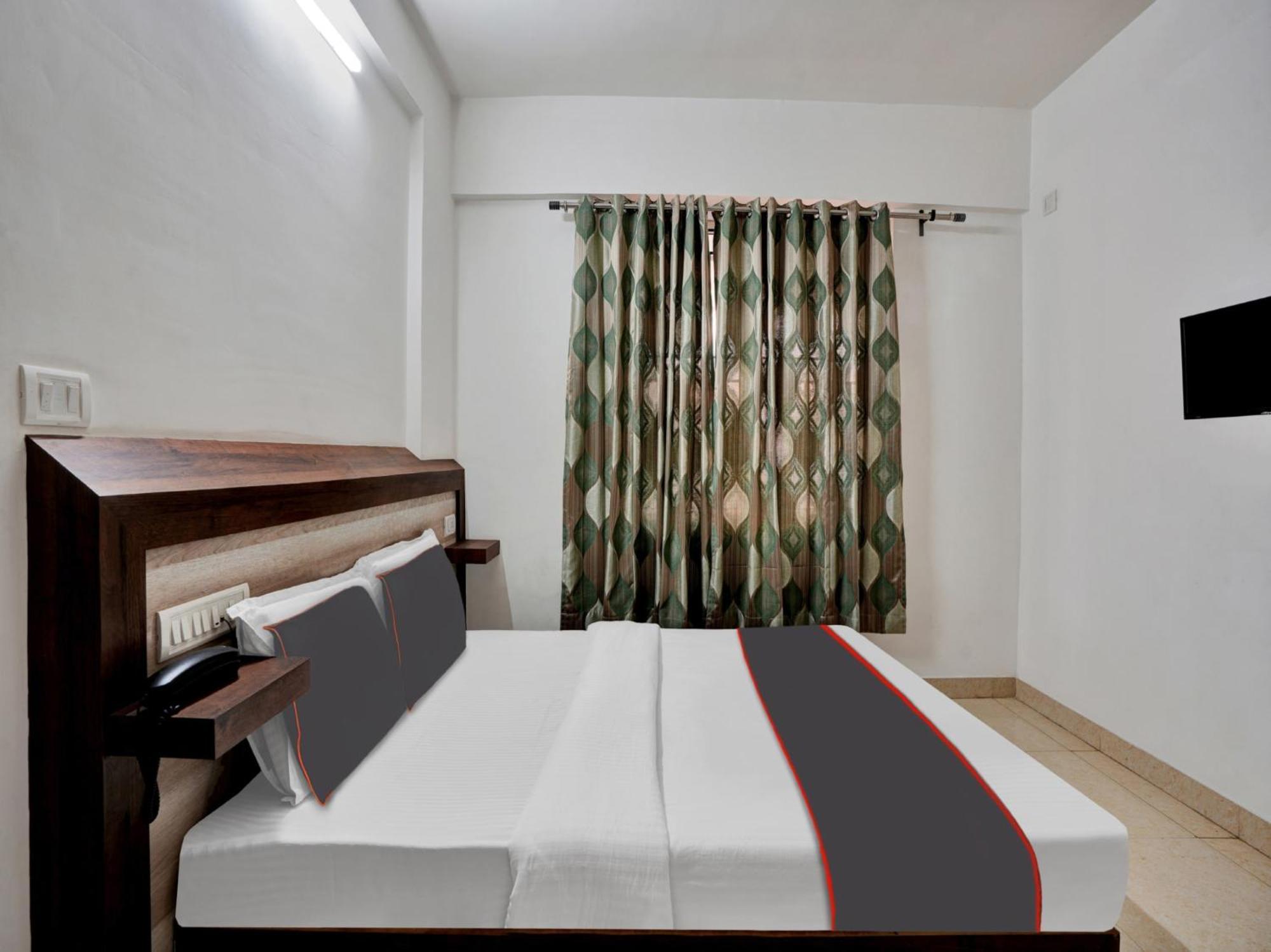 B Six Hotel Bangalore Bagian luar foto