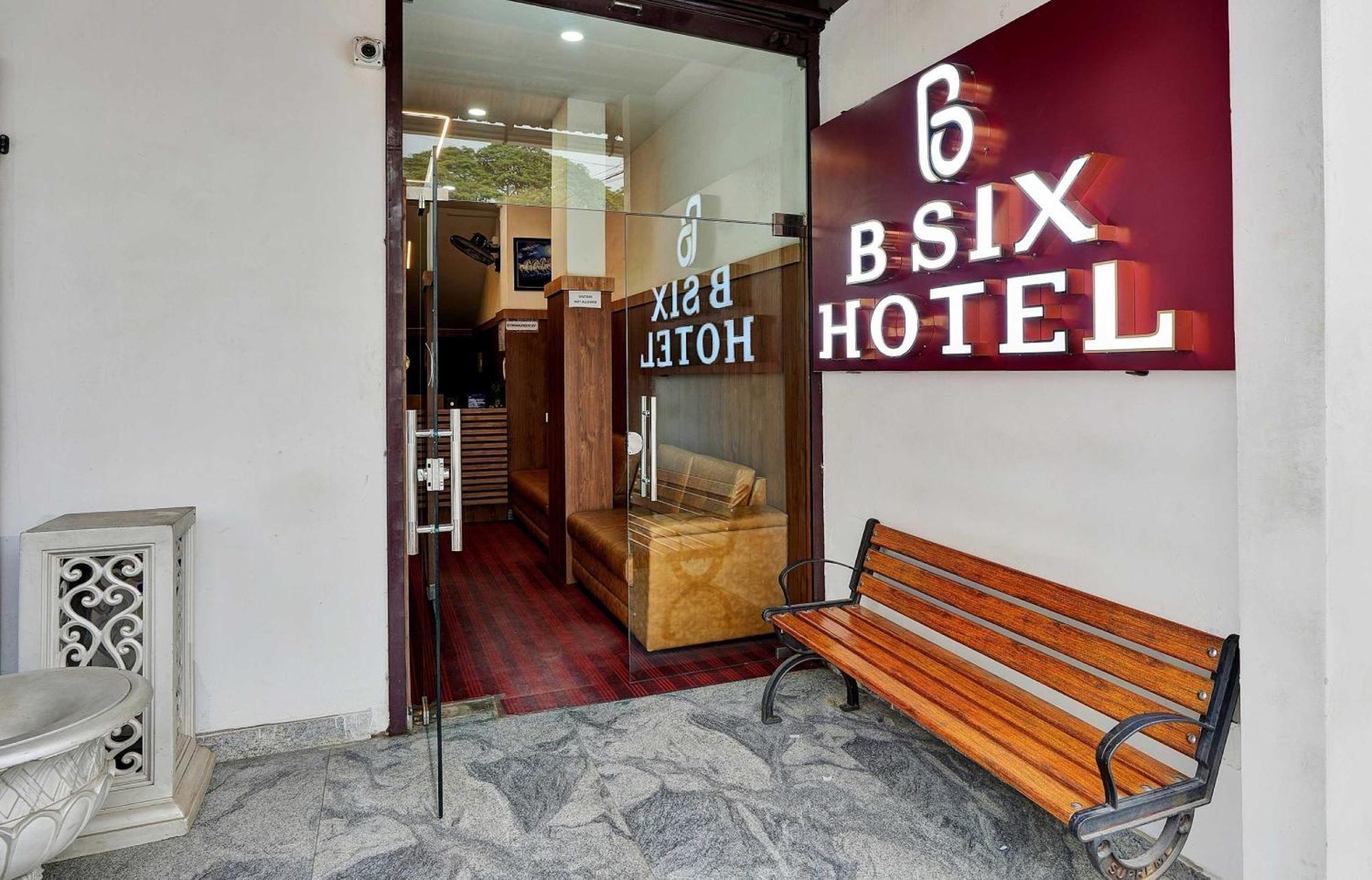 B Six Hotel Bangalore Bagian luar foto